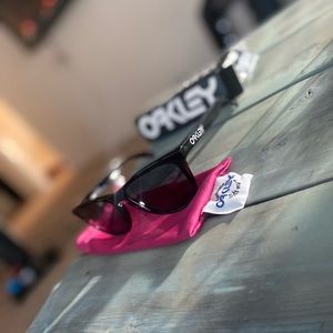 Oakley frog skins